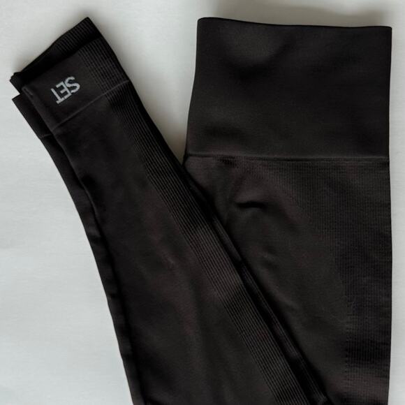 Dark Brown Set Active Leggings - Picture 3 of 4